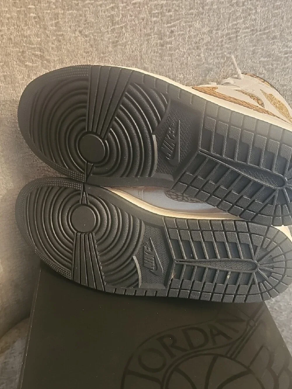 Air Jordan 1 Mid SE 'Brown Elephant'